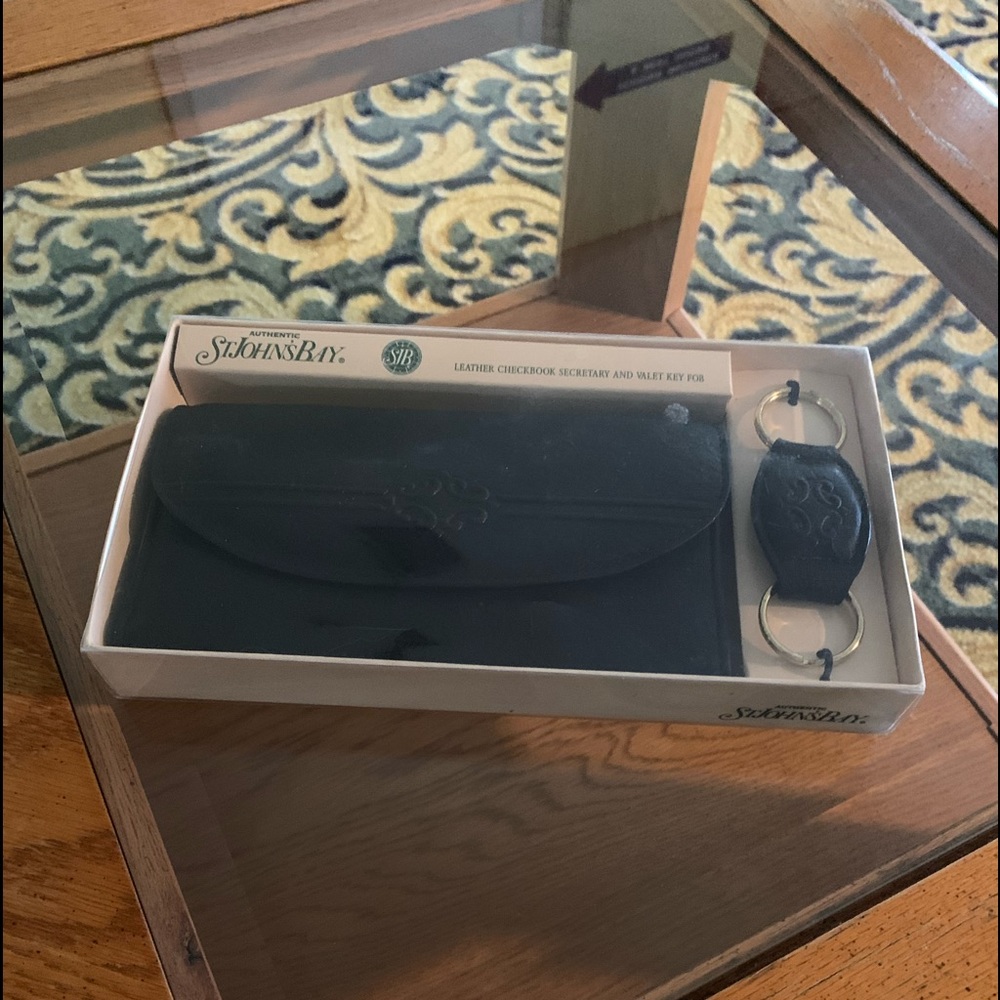 St John’s Bay black  Women’s wallet, valet key